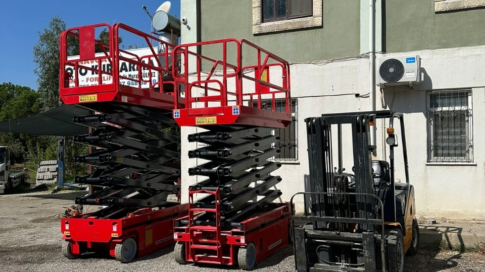 Dikili Makaslı Eklemli Manlift, Makaslı Eklemli Manlift Dikili, Dikili Makaslı Eklemli Manlift Kiralama, Dikili Makaslı Eklemli Manlift Kiralama Fiyatları